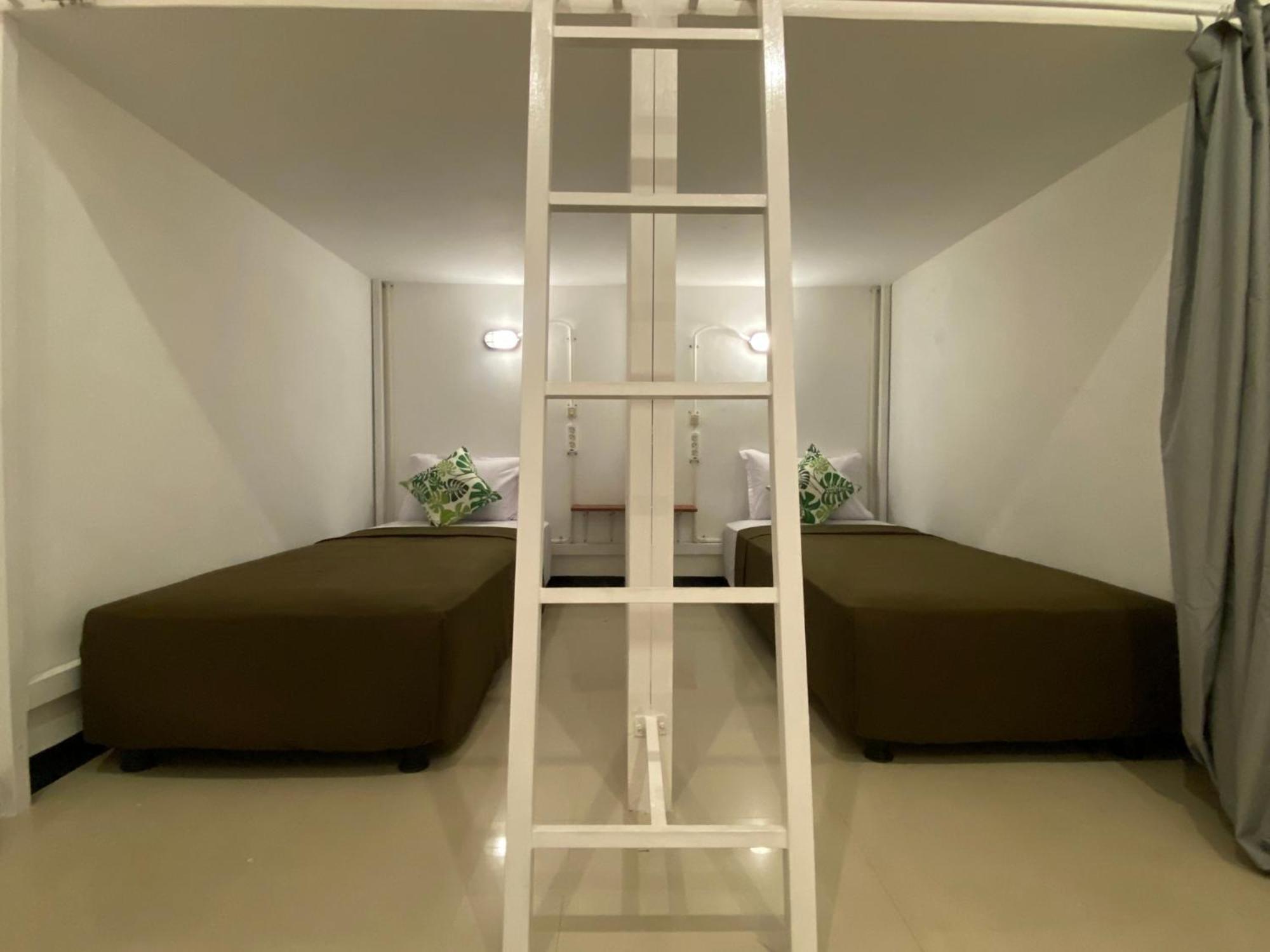Revive By Snooze Hostel Banyuwangi  Exterior photo