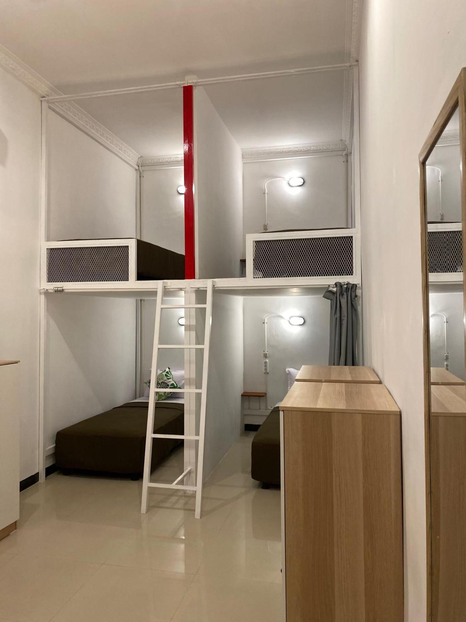 Revive By Snooze Hostel Banyuwangi  Exterior photo